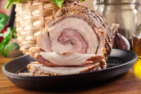 Bakad Fläskmagsroulad Skalade Bacon Rullar — Stockfoto