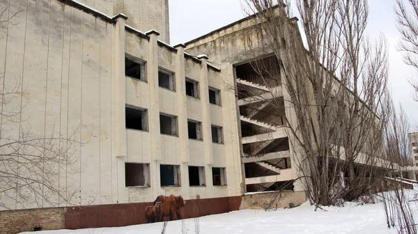 Edificio Abandonado Ciudad Pripyat Cerca Central Nuclear Chernobyl Zona Exclusión —  Fotos de Stock