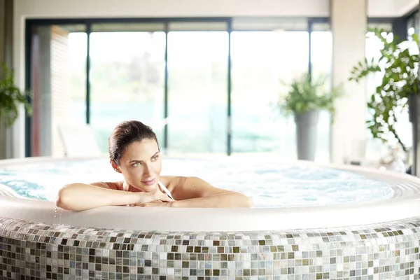 Shot Beautiful Young Woman Relaxing Beauty Spa — Stock Photo, Image