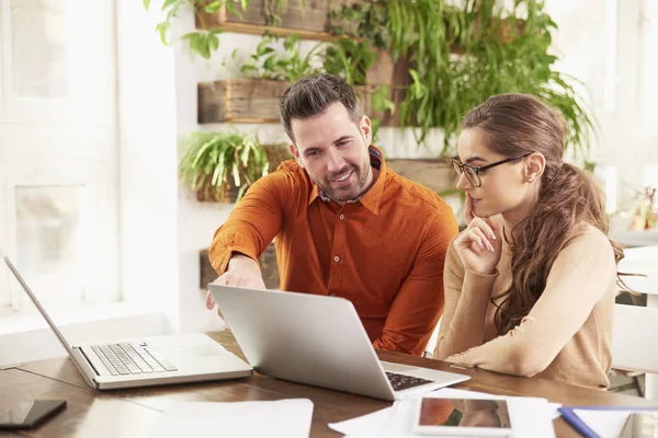 Shot Business People Working Together Office Beautiful Young Businesswoman Sitting — Stock Photo, Image