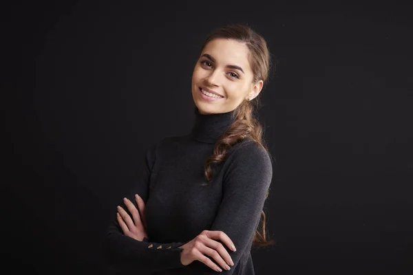 Close Estúdio Retrato Tiro Bela Jovem Mulher Vestindo Camisola Pescoço — Fotografia de Stock