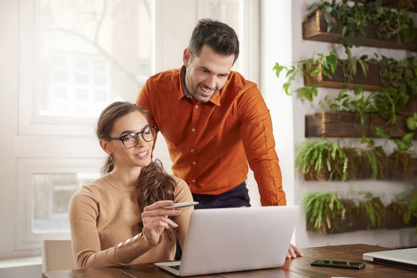 Fotografía Hermosa Joven Empresaria Asistente Financiero Negocios Que Trabajan Juntos — Foto de Stock