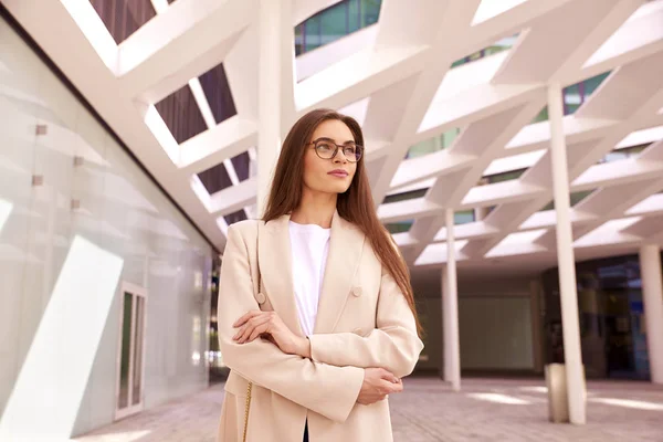 Shot Beautiful Young Businesswoman Standing Office Building Waiting Somebody — Stock Photo, Image