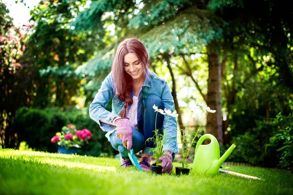 Full Length Shot Young Woman Gardening Home Backyard Happy Woman — Stock Photo, Image