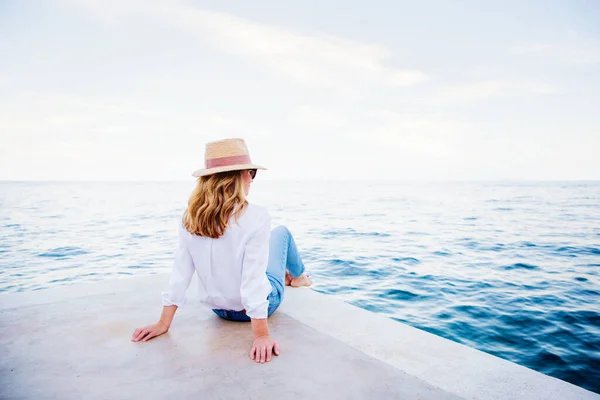 Full Length Shot Woman Wearing Straw Hat White Shirt Blue — Stock Photo, Image