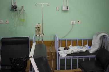 Deir Al balah, Gazze Şeridi/Filistin-Şubat 25 2015: Gazze 'nin el-RANTİSİ Hastanesi 'nde kanserli çocukları tedavi etmek için. Birçok çocuk bomba içerdiği kimyasal ajanlar nedeniyle hasta olsun