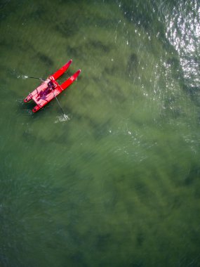 Forte dei Marmi, Toskana: kurtarma teknesinde bir cankurtaran havadan görünümü