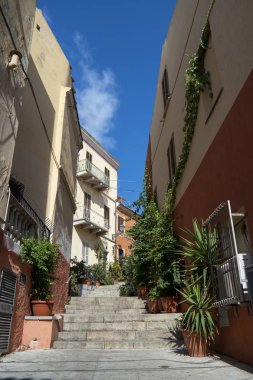 La Maddalena, İtalya / Sardunya - 7 Eylül 2019: La Maddalena şehrinin görünümü