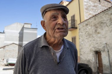 Orgosolo, İtalya / Sardinina - 10 Eylül 2019: Orgosolo, duvar resimleri köyü, Nuoro Barbagia bölgesinde.