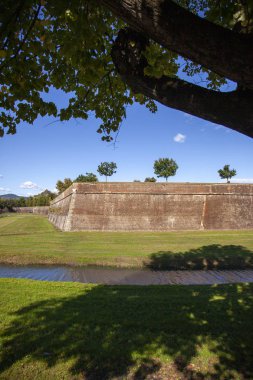 Lucca, Toscana: le monumentali mura storiche della citt vecchia