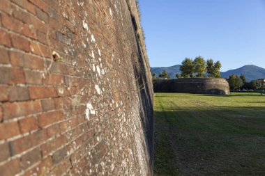 Lucca, Toscana: le monumentali mura storiche della citt vecchia