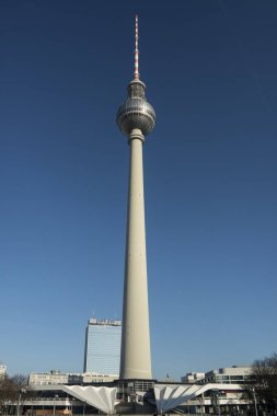 Alexanderplatz e la torre della televisione di Berlino