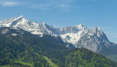 Garmisch-Partenkirchen Bavyera Almanya Alpleri Panoraması.