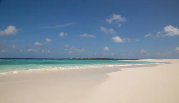 Playa Arena Blanca Atolón Isla Maldivas — Foto de Stock