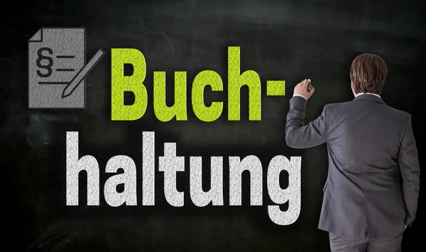 Üzletember az írás a kréta Buchhaltung (német számla — Stock Fotó