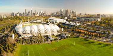 Melbourne silüeti anteni ile Aami Park Stadium