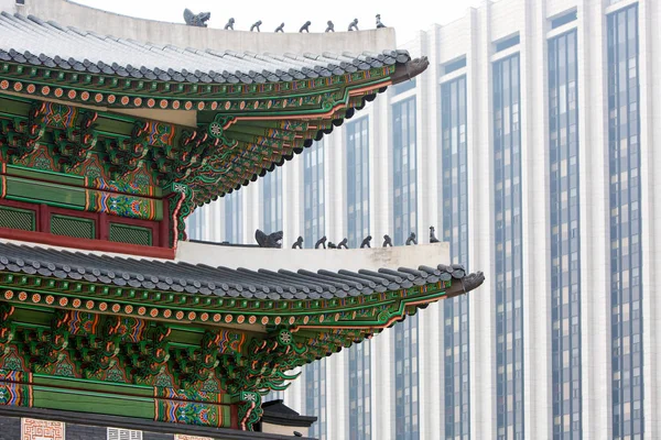 Дворец Кёнбокгун осенью — стоковое фото