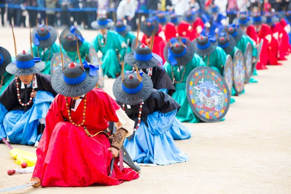 Wisseling van de wacht bij Gyeongbokgung Paleis — Stockfoto