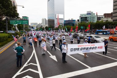 Güney Kore devlet başkanı protestocular Moon Jae-Seul'de, yani