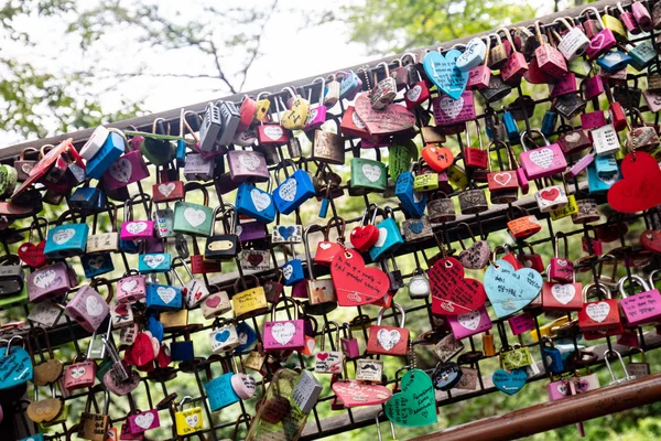 Love Locks at N Seoul Tower — Stock Photo, Image