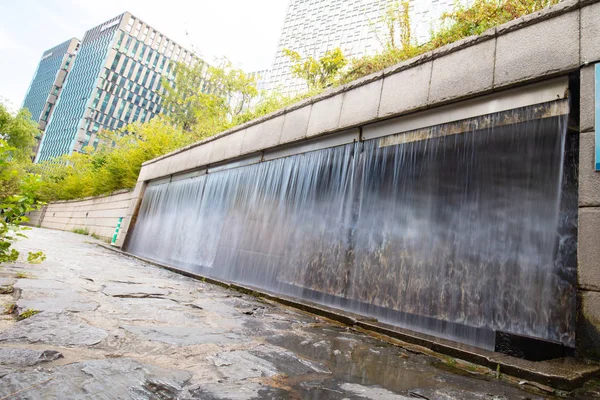 Cheonggyecheon River i Seoul — Stockfoto