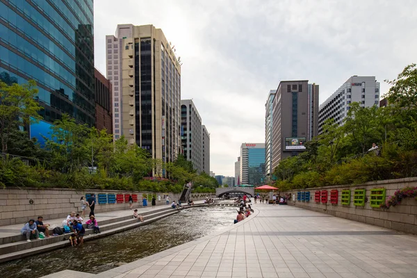 Cheonggyecheon River i Seoul — Stockfoto