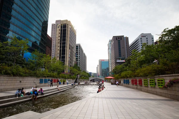 Cheonggyecheon River i Seoul — Stockfoto