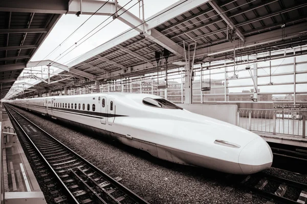 Shinkansen Trem de bala de alta velocidade — Fotografia de Stock