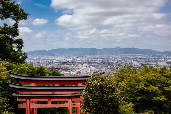 Vista sobre Kyoto do Santuário de Fushimi Inari — Fotografia de Stock