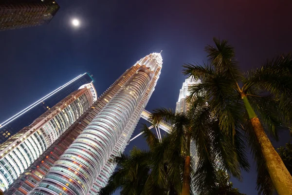 Cidade da Malásia Skyline à noite — Fotografia de Stock