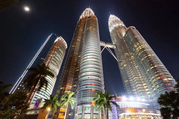 Cidade da Malásia Skyline à noite — Fotografia de Stock