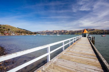 Akaroa İskelesi Yeni Zelanda'da Güneşli Bir Günde