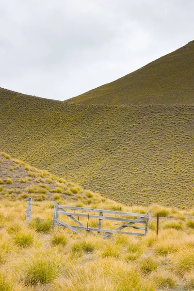 Przełęcz lindis na burzowym dniu w Nowej Zelandii — Zdjęcie stockowe