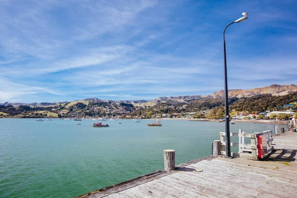 Akaroa Pier i Nya Zeeland på våren — Stockfoto