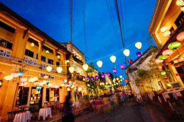 Vietnam 'da hava karardıktan sonra Hoi An Sokakları