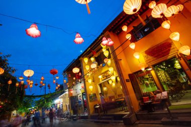 Vietnam 'da hava karardıktan sonra Hoi An Sokakları