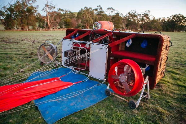 Warme lucht ballon opblazen in Australië — Stockfoto