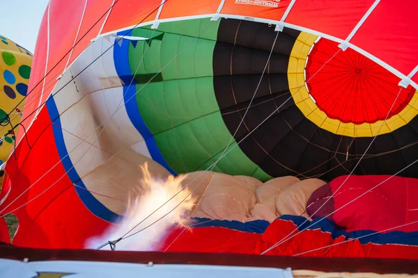 Hőlégballon felfújása Ausztráliában — Stock Fotó