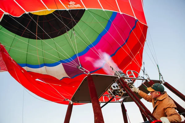 Hőlégballon felfújása Ausztráliában — Stock Fotó