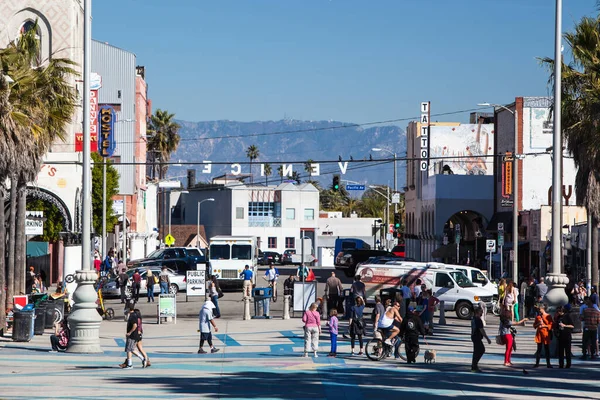 ヴェネツィア・ビーチ・バイ・デイin California USA — ストック写真