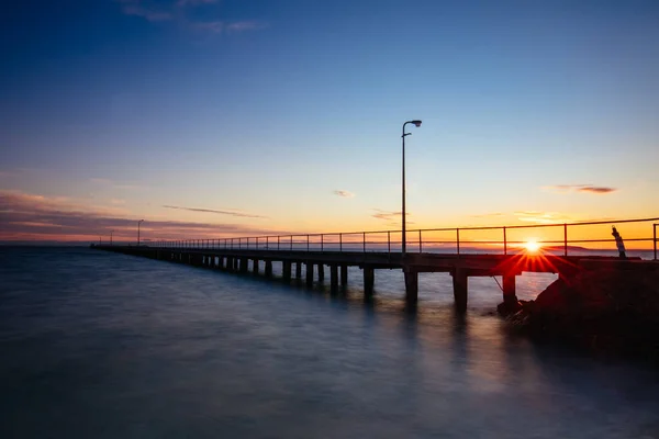 Muelle del Centeno al amanecer en Australia — Foto de Stock