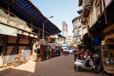 Mumbai 'deki Chor Bazaar Hindistan
