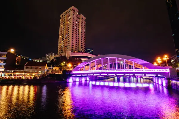 Singapore CBD Skyline à noite — Fotografia de Stock