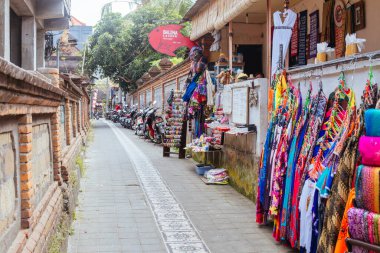 Bali Endonezya 'da Ubud Sokağı Sahnesi