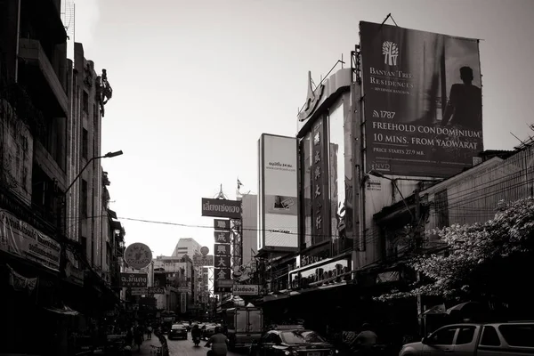 Yaowarat Road in Bangkok Thailand — Stockfoto