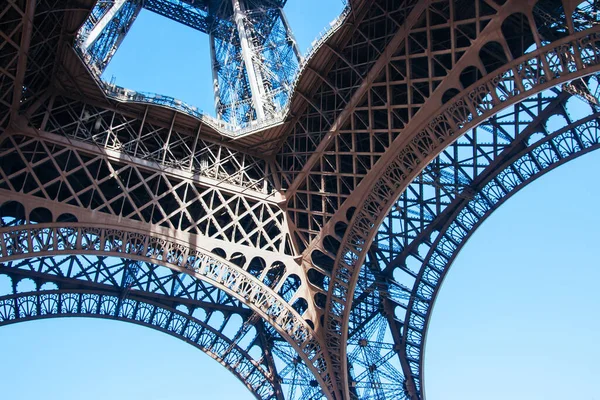 The Iconic Eiffel Tower ve Francii — Stock fotografie