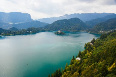 Slovenya 'da Çarpıcı Göl Kanadı