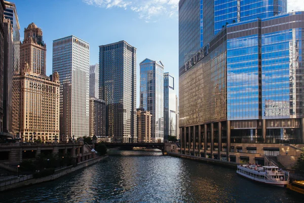 Chicago River Skyline View in Illinois Verenigde Staten — Stockfoto