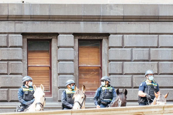 Patrouille de police de Melbourne pendant la pandémie de coronavirus — Photo