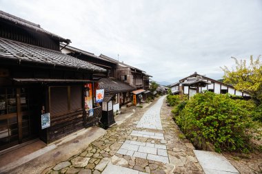 MAGOME, JAPONYA - 21 Eylül 2024 Japonya 'nın Nakatsugawa kasabası yakınlarındaki tarihi Magome Magome-Juku köyü